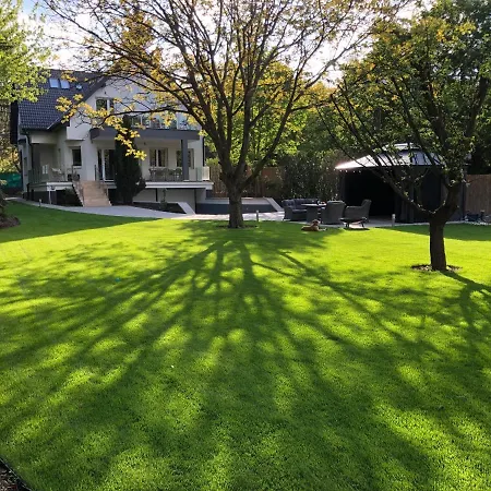 Buda Valley: With Garden Appartement